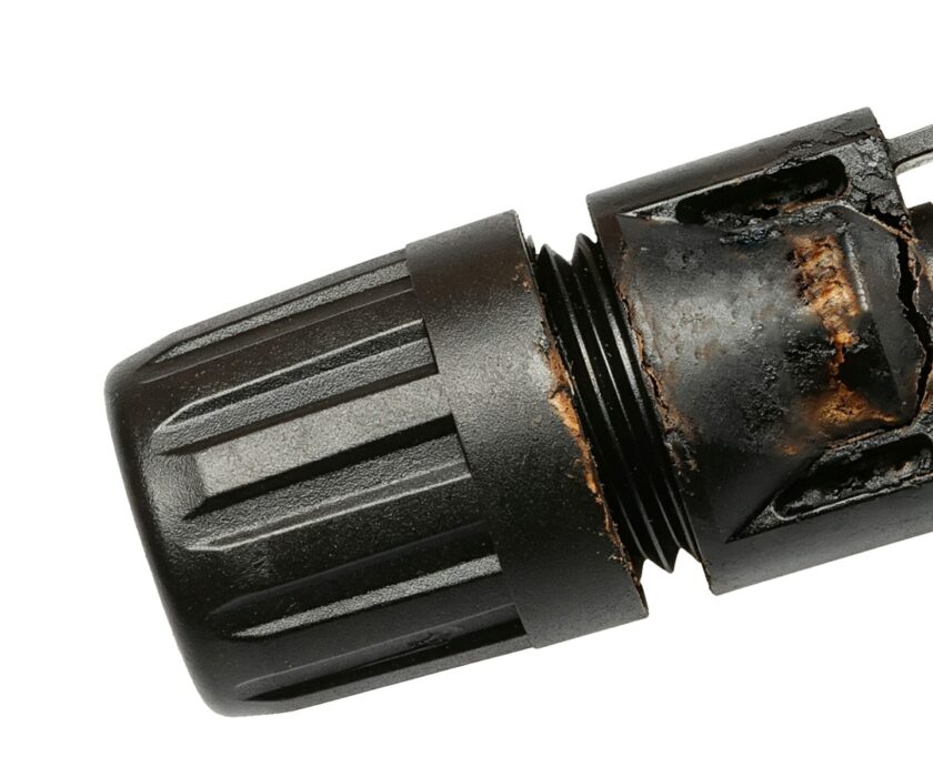 Burnt MC4 PV connector~1